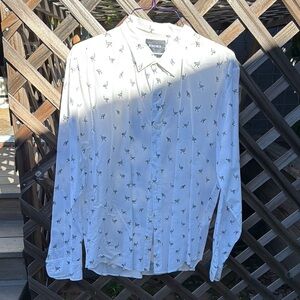 Bonobo’s White Button-Up Shirt with Pattern